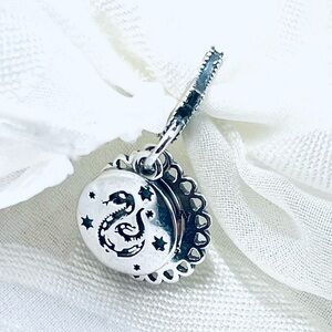 🐍 NWOT Slytherin Charm – Harry Potter ✨